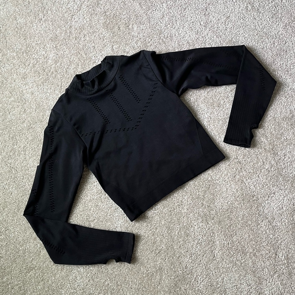 Old Navy Women’s Go Dry Seamless Active Black Long Sleeve Top Size Medium NWT